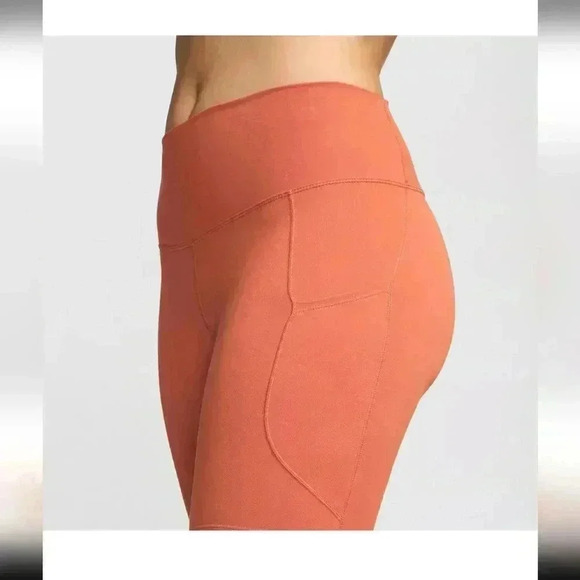 NWT Womens Nike One High Waisted 8" Biker Shorts With Pockets Burnt Sunrise - Picture 4 of 11